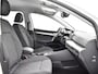 Volkswagen Golf Variant 1.0 eTSI 110pk DSG Life · Camera · Elek.Trekhaak · Apple/Android Car Play · Navigatie · Sfeerverlichtiing · 16'' Inch · Garantie t/m 08-06-2027 of 100.000km