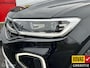 Volkswagen T-Roc 1.5 TSI Life Business Alcantara Camera Massage stoelen.
