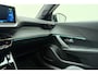 Peugeot e-2008 EV GT Pack 50 kWh 100% Elektrisch | Alcantara Bekleding | Panorama dak | Camera | Camera | Parkeersensor | Stoelverwarming | Climate Control | Apple Carplay | Android Auto | 1e eigenaar