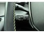Peugeot e-2008 EV GT Pack 50 kWh 100% Elektrisch | Alcantara Bekleding | Panorama dak | Camera | Camera | Parkeersensor | Stoelverwarming | Climate Control | Apple Carplay | Android Auto | 1e eigenaar