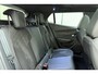 Peugeot e-2008 EV GT Pack 50 kWh 100% Elektrisch | Alcantara Bekleding | Panorama dak | Camera | Camera | Parkeersensor | Stoelverwarming | Climate Control | Apple Carplay | Android Auto | 1e eigenaar
