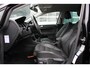 Volkswagen Golf 1.2 TSI Connected Series R-Line Cruise/Camera/Stoelverwarming/Bi-Xenon/Keyless/PDC/LED/HalfLeder/Massage/DAB/17"LM