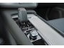 Volvo XC90 T8 Recharge AWD Plus Bright - Panorama/schuifdak - IntelliSafe Assist & Surround - 360º Camera - Harman/Kardon audio - Adaptieve LED koplampen - Verwarmde voorstoelen, stuur & achterbank - Parkeersensoren voor & achter - Elektr. bedienb. voorstoelen met geheugen - Head up display - Draadloze tel. lader - Extra getint glas - 20' LMV