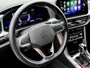 Volkswagen T-Roc 1.5 TSI Life Edition ACC Camera CarPlay Stoelverwarming All Season