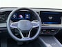 Volkswagen Passat Variant 1.5 eHybrid Business | Trekhaak | Achteruitrijcamera | Head-up display | 3-zone airco | Dodehoek detectie | Adaptieve cruise control | Stoel- en stuurwielverwarming |
