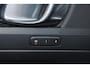 Volvo XC40 Recharge P8 AWD R-Design - IntelliSafe Assist & Surround - Verwarmde voorstoelen & stuur - Parkeersensoren achter - Elektr. bedienb. voorstoelen met geheugen links - Apple Carplay & Android Auto - Warmtepomp - Extra getint glas - 19' LMV