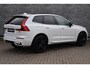 Volvo XC60 2.0 T6 Plug-in Hybrid AWD Plus Black Edition | Long Range PHEV | Facelift | Luchtvering | Panoramadak | Harman Kardon Audio | 21 inch Velgen | 360 Graden Camera | Stoel-/Stuurverwarming | Head-up Display