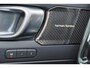 Volvo XC40 T5 AWD R-Design Intro Edition - Panorama/schuifdak - IntelliSafe Assist & Surround - 360º Camera - Harman/Kardon audio - Adaptieve LED koplampen - Verwarmde voorstoelen, stuur & achterbank - Parkeersensoren voor & achter - Elektr. bedienb. voorstoelen met geheugen links - Draadloze tel. lader - Standkachel - Extra getint glas - Elektr. inklapbare trekhaak - 20' LMV