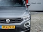 Volkswagen T-Roc 2.0 TSI 4Motion Sport 190PK | Camera | Navigatie | Apple Carplay | Android Auto | Adaptieve Cruise Control | Stoelverwarming | Stuurwiel Verwarmd | Keyless Entry & GO | LED Koplampen | Climate Control | Flippers | Sportstoelen |