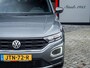 Volkswagen T-Roc 2.0 TSI 4Motion Sport 190PK | Camera | Navigatie | Apple Carplay | Android Auto | Adaptieve Cruise Control | Stoelverwarming | Stuurwiel Verwarmd | Keyless Entry & GO | LED Koplampen | Climate Control | Flippers | Sportstoelen |
