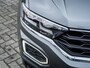 Volkswagen T-Roc 2.0 TSI 4Motion Sport 190PK | Camera | Navigatie | Apple Carplay | Android Auto | Adaptieve Cruise Control | Stoelverwarming | Stuurwiel Verwarmd | Keyless Entry & GO | LED Koplampen | Climate Control | Flippers | Sportstoelen |