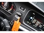 Volvo V40 2.0 T3 R-Design NAVIGATIE - CAMERA - PANORAMADAK - LEDER - PDC
