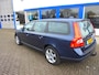 Volvo V70 2.5T MOMENTUM,AUT,TREKH,XENON,17 INCH,ORG NL TOPSTAAT!