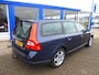 Volvo V70 2.5T MOMENTUM,AUT,TREKH,XENON,17 INCH,ORG NL TOPSTAAT!