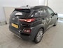 Hyundai Kona Electric 64 kWh 204pk EV Premium | SOH 100% | Leder | CarPlay / Android | Stuur- en Stoelverwarming | ACC | Camera | PDC | 17"
