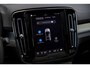 Volvo EC40 Single Motor Extended Range Ultra Black Edition | Europa | 82 kWh | Panoramadak | Keyless | Harman Kardon Audio | Elektrische Achterklep | 360 camera | Stoel-/Stuurverwarming | Adaptieve Cruise | Getint Glas | Luxe Bekleding |