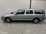 Volvo V70 2.4 GOED DE TEKST LEZEN
