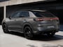 Volkswagen T-Roc R-Line First Edition 1.5 eTSI 110 kW / 150 PK SUV | Panoramaschuif-kanteldak | Assistance Pakket | Trekhaak | Black Style Pakket | Koplampverlichting matrix-led (IQ.LIGHT) | Elek. achterklep | Zwart dak