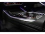 BMW X5 xDrive50e / Orig. Nederlands / Maxton Design Bodykit V.2 / Skylounge Panoramadak / Stoelkoeling & -verwarming / Elektr. verstelbare voorstoelen + memory / Carbon Interieurdelen / Harman Kardon Surround Sound / Ambienteverlichting / Softclose / HUD BMW Proffesional / Grille Iconic Glow / Luchtvering / Apple Carplay - Android Auto / Trekhaak (zwenkbaar) / 22'' LMV / Achteruitrijcamera / Dodehoek detectie / Ambient Air-pakket