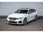 BMW 3-Serie Touring M340i xDrive | Panodak | Laser | Trekhaak | Driving Assistant Prof | 19 inch |