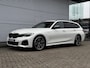BMW 3-Serie Touring M340i xDrive | Panodak | Laser | Trekhaak | Driving Assistant Prof | 19 inch |