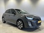 Peugeot 208 Hybrid 100 e-DCS6 Allure | Navigatie/Android/Apple Carplay | LM Velgen 16" | Parkeersensoren Voor en Achter | Cruise Control | DAB | Airco |