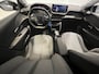 Peugeot 208 Hybrid 100 e-DCS6 Allure | Navigatie/Android/Apple Carplay | LM Velgen 16" | Parkeersensoren Voor en Achter | Cruise Control | DAB | Airco |