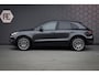 Porsche Macan | PASM LUCHTVERING | BOSE | 20" | ADAPTIVE CRUISE | DAB | STOELVERWARMING V+A | ELEC. KLEP. | 18-V STOELEN | KEYLESS ENTRY/GO | STUURWIELVERWARMING | ETC.