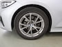 BMW 3-Serie 320i Executive Edition Sport Line | Sportstoelen | Navigatie | PDC | Climate Control | Stoelverwarming | Apple CarPlay/Android Auto | BMW LED | DAB |