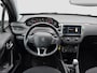 Peugeot 208 1.2 PureTech Signature 110pk | Full map navigatie | Parkeersensoren | 16" lichtmetalen velgen | Airco | Cruise control |