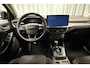 Ford Focus 1.0 EcoBoost Titanium RIJKLAAR  Ruim 6000 euro voordeel! Privacy glas, licht metalen velgen, klimaat control.