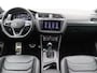 Volkswagen Tiguan 1.4 TSI eHybrid R-Line Business+ Panorama Dak, Head-up display, Trekhaak, 360 camera, Leder, Stoelverwarming, Dodehoek detectie, 20"Lmv,