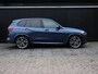 BMW X5 xDrive40i High Executive | M SPORT | LEDER | PANO-DAK | 4W-BESTURING | MEMORY | H&K | 360° CAMERA | HEAD-UP | APPLE CARPLAY | CRUISE | STOELVERW. |