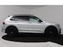 Volkswagen Tiguan 1.5 TSI R-Line | Panoramadak | 20 Inch | Digitaal Dashboard | Nederlandse Auto | NAP |