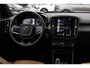 Volvo XC40 2.0 B3 Inscription / Trekhaak / Panoramadak / 360Camera / Leder / 19'' / Harman Kardon / Stuur+Stoelverwarming / DAB / Dodehoek / Cruise Control