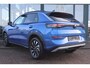Volkswagen T-Roc Life First Edition Inclusief €2000,- inruilvoordeel | 'App-Connect' draadloze smartphone integratie | Automatische afstandsregeling (Adaptive Cruise Control) | Buitenspiegels elektrisch instel-, verwarm- en inklapbaar