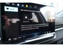 Volkswagen T-Roc Life First Edition Inclusief €2000,- inruilvoordeel | 'App-Connect' draadloze smartphone integratie | Automatische afstandsregeling (Adaptive Cruise Control) | Buitenspiegels elektrisch instel-, verwarm- en inklapbaar