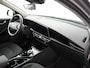 Kia Niro EV Light Edition 64.8 kWh - SOH 99,5% - Achteruitrijcamera - Parkeersensoren achter - Navigatie - Apple Carplay / Android Auto - Fabrieksgarantie tot 08-2031