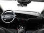 Kia Niro EV Light Edition 64.8 kWh - SOH 99,5% - Achteruitrijcamera - Parkeersensoren achter - Navigatie - Apple Carplay / Android Auto - Fabrieksgarantie tot 08-2031