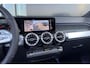 Mercedes-Benz GLB GLB 180 Automaat AMG Line 7-Persoons | Premium Plus Pakket | Panoramadak | Nightpakket | Parkeerpakket met 360°-camera | Sfeerverlichting | Stoelverwarming | Multibeam LED | Trekhaak