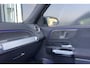 Mercedes-Benz GLB GLB 180 Automaat AMG Line 7-Persoons | Premium Plus Pakket | Panoramadak | Nightpakket | Parkeerpakket met 360°-camera | Sfeerverlichting | Stoelverwarming | Multibeam LED | Trekhaak