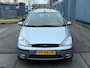 Ford Focus Wagon 1.6-16V Futura Arico Leer Inruilauto’s tegen vaste prijzen. Voor meer info: 0638140850 Bij de verkoop van gebruikte voertuigen door CD-Cars wordt geen standaard garantie verstrekt. De koper aanvaardt het voertuig in de staat waarin het zich bevindt op het moment van aankoop