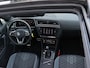 Volkswagen Tiguan 1.5 TSI R-Line | Panoramadak | Elektrische klep | LED+ | Black style |