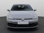 Volkswagen Golf 1.5TSI/130PK R-Line · Navigatie · Stoel-&stuurverwarming · Apple/Android Auto ·  Parkeersensoren · Garantie t/m 22-02-2026 of 80000km