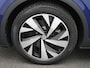 Volkswagen ID.4 First 77 kWh 204 PK| Origineel Nederlands | Dealeronderhouden | Navigatie | Trekhaak | Stoelverwarming | Stuurwielverwarming | Inklapbare Buitenspiegels | Achteruitrijcamera | Parkeersensoren