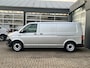 Volkswagen Transporter 2.0 TSI L2H1 204pk DSG Automaat Dubbele schuifdeuren Airco Adaptive Cruise Navigatie Pdc V/A Trekhaak 2500kg Lange wielbasis Lang Bpm vrij voor prive gebruik Kastinrichting Comfort stoelen met zijairbag i