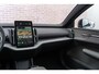 Volvo EX30 Cross Country Twin Motor AWD Performance 69 kWh Ultra | Google | Panoramadak | Elek. Stoelen | Adaptieve Cruise Control | Harman Kardon Audio | Stoel-/Stuurverwarming | Trekhaak | 360 Camera | Elek. Achterklep | Getint Glas | Dodehoekdetectie | Pilot Assist | 19" LM