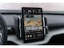 Volvo EX30 Cross Country Twin Motor AWD Performance 69 kWh Ultra | Google | Panoramadak | Elek. Stoelen | Adaptieve Cruise Control | Harman Kardon Audio | Stoel-/Stuurverwarming | Trekhaak | 360 Camera | Elek. Achterklep | Getint Glas | Dodehoekdetectie | Pilot Assist | 19" LM