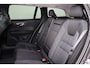 Volvo V60 B4 Essential Edition - IntelliSafe Assist & Surround - Parkeercamera achter - Verwarmde voorstoelen, stuur & achterbank - Parkeersensoren achter - Draadloze tel. lader - Extra getint glas - 17' LMV