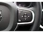 Volvo V60 B4 Essential Edition - IntelliSafe Assist & Surround - Parkeercamera achter - Verwarmde voorstoelen, stuur & achterbank - Parkeersensoren achter - Draadloze tel. lader - Extra getint glas - 17' LMV